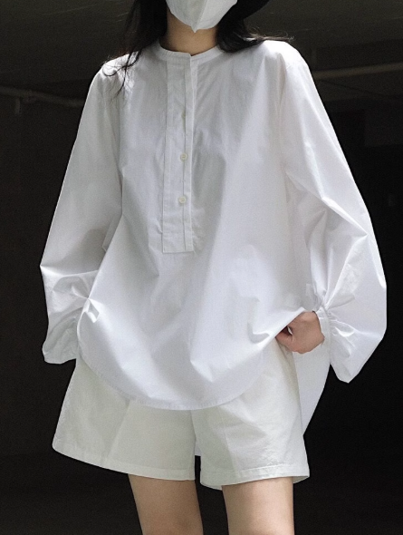 White Japanese Style Loose Lantern Sleeve Blouse – Minimalist Round Neck, Casual Chic Top for Spring/Autumn -22417