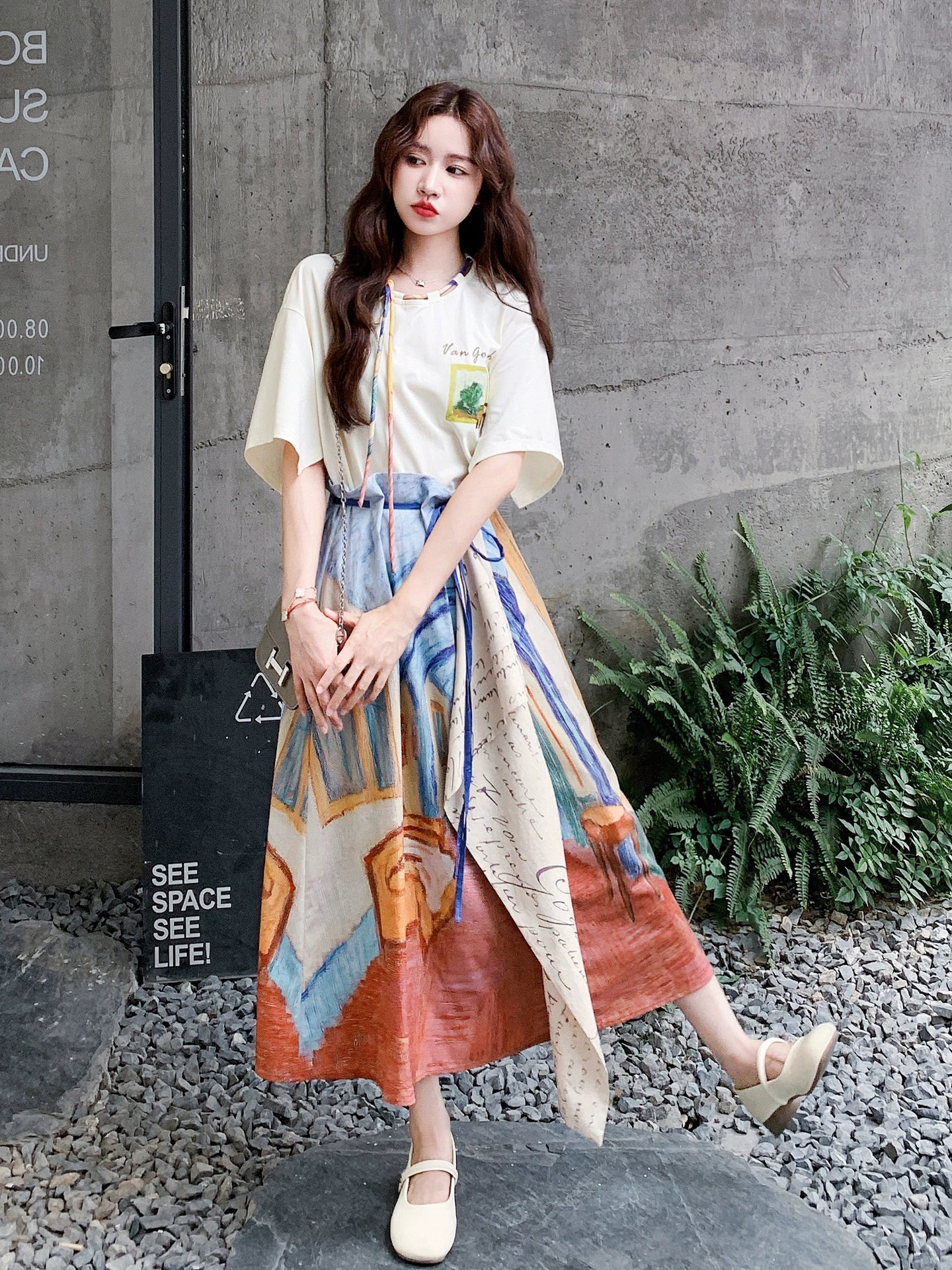 Oil painting printing unique beautiful literary and artistic fan suit skirt women's 2025 summer new T-shirt half-length skirt two-piece set